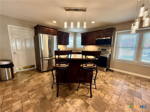 1922 Shofner Drive, Port Lavaca, TX 77979