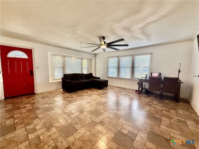 1922 Shofner Drive, Port Lavaca, TX 77979