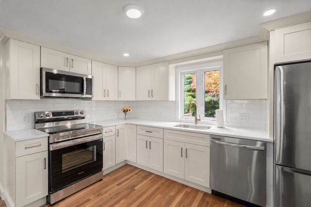 365 Lexington St, Woburn, MA 01801