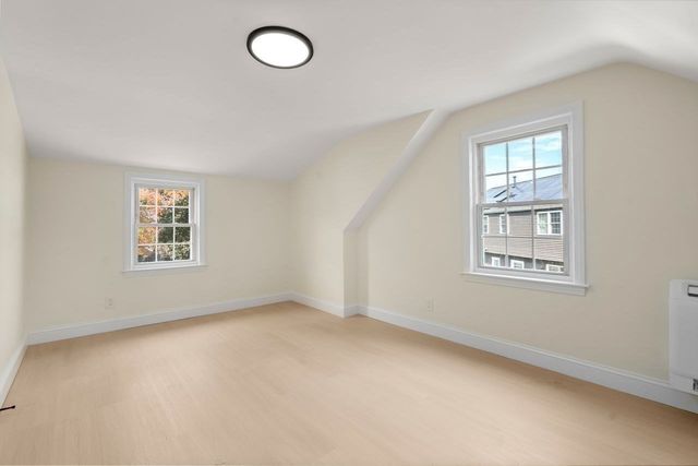 365 Lexington St, Woburn, MA 01801