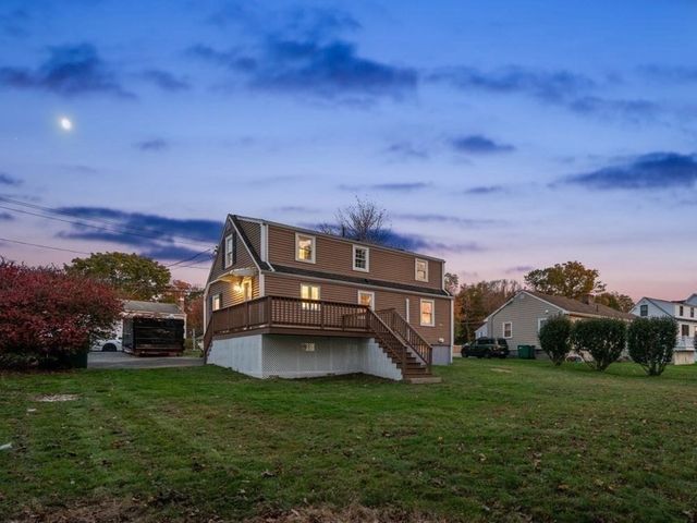 365 Lexington St, Woburn, MA 01801