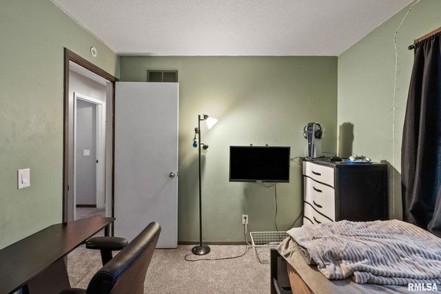 4661 HITCHING POST Court, Davenport, IA 52804