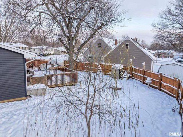 4661 HITCHING POST Court, Davenport, IA 52804