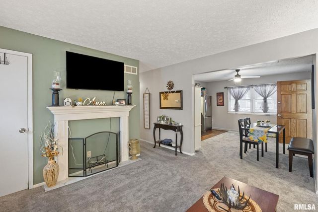 4661 HITCHING POST Court, Davenport, IA 52804