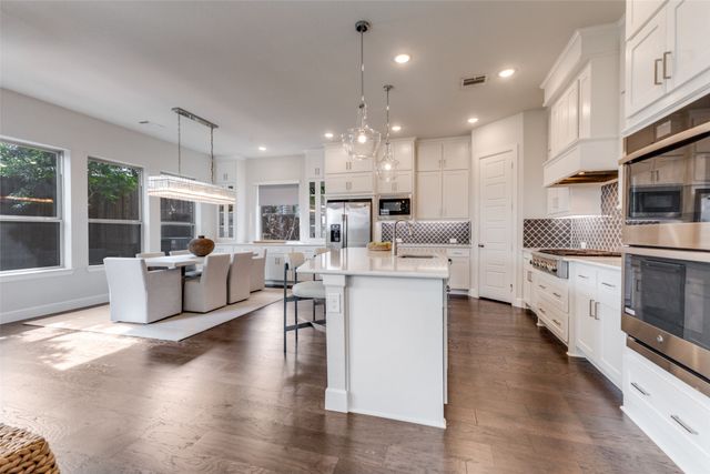 9136 Rock Daisy Court, Dallas, TX 75231