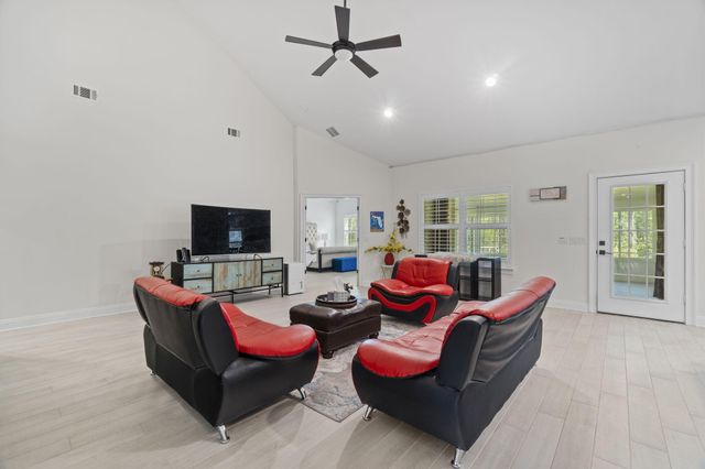 6355 E Bay Boulevard, Gulf Breeze, FL 32563