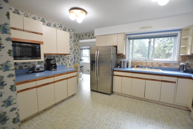 45967 Gable Inn Street, Shelby Twp, MI 48317
