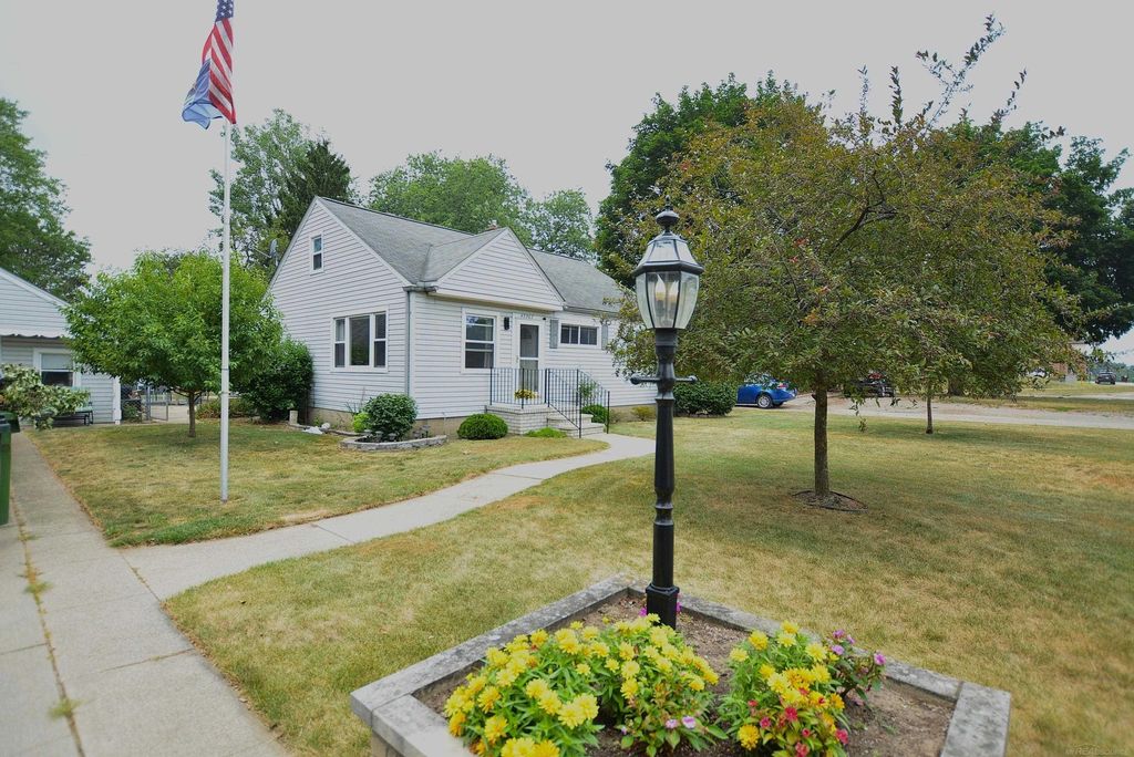 45967 Gable Inn Street, Shelby Twp, MI 48317