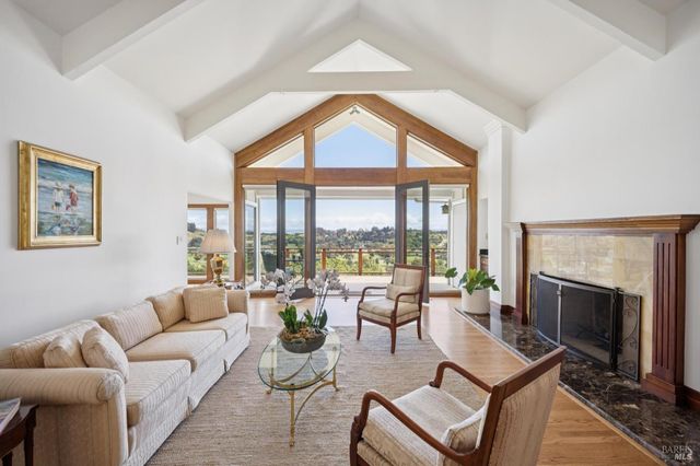 120 Fernwood Dr, San Rafael, CA 94901