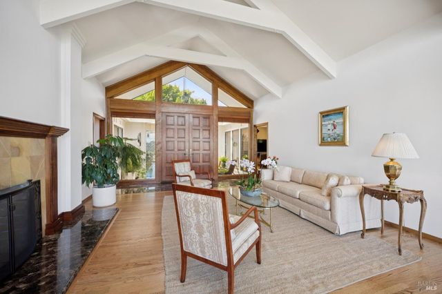 120 Fernwood Dr, San Rafael, CA 94901