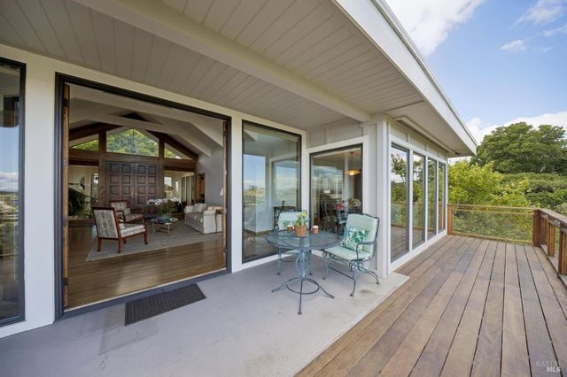 120 Fernwood Dr, San Rafael, CA 94901