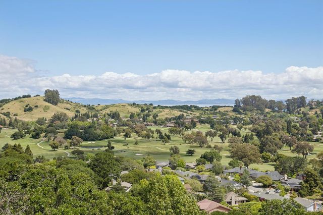 120 Fernwood Dr, San Rafael, CA 94901