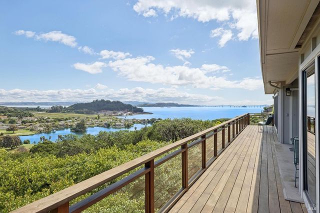 120 Fernwood Dr, San Rafael, CA 94901