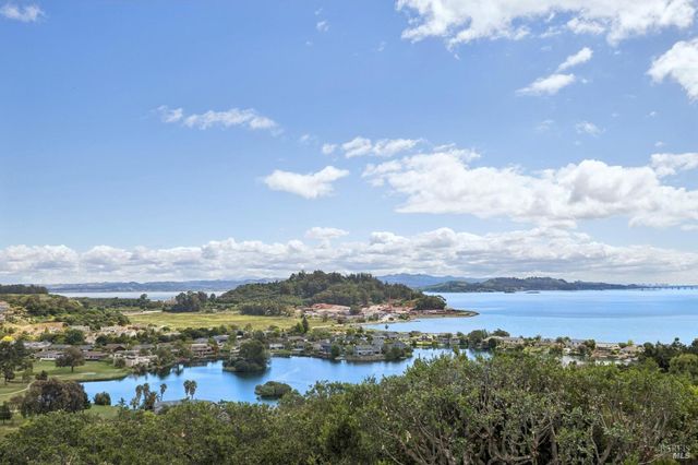 120 Fernwood Dr, San Rafael, CA 94901