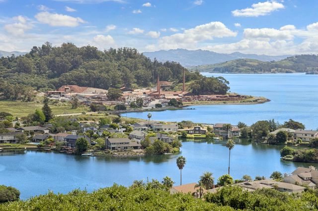 120 Fernwood Dr, San Rafael, CA 94901