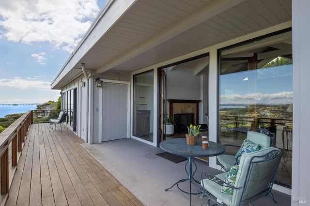 120 Fernwood Dr, San Rafael, CA 94901