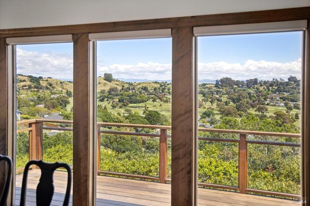 120 Fernwood Dr, San Rafael, CA 94901