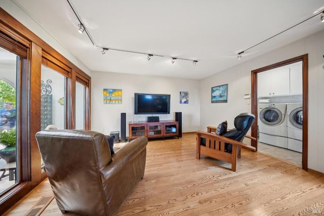 120 Fernwood Dr, San Rafael, CA 94901