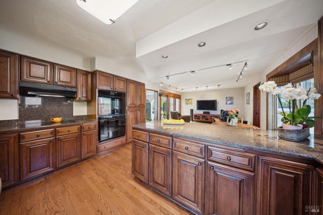 120 Fernwood Dr, San Rafael, CA 94901