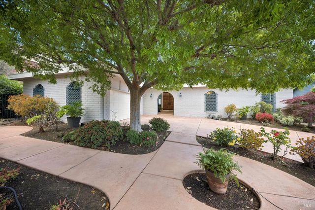 120 Fernwood Dr, San Rafael, CA 94901