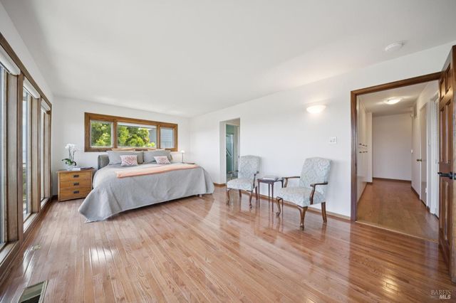 120 Fernwood Dr, San Rafael, CA 94901