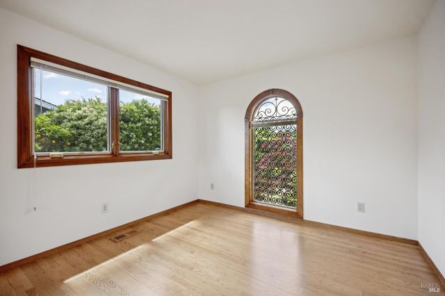 120 Fernwood Dr, San Rafael, CA 94901