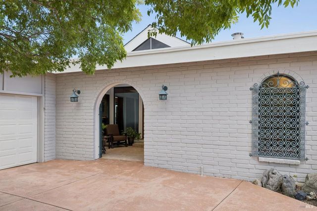 120 Fernwood Dr, San Rafael, CA 94901