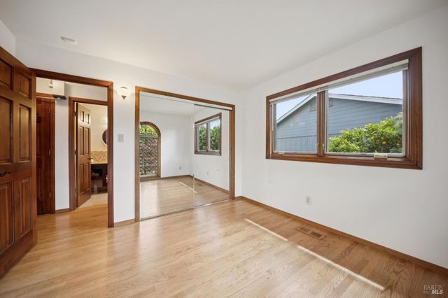 120 Fernwood Dr, San Rafael, CA 94901