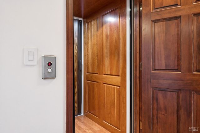 120 Fernwood Dr, San Rafael, CA 94901