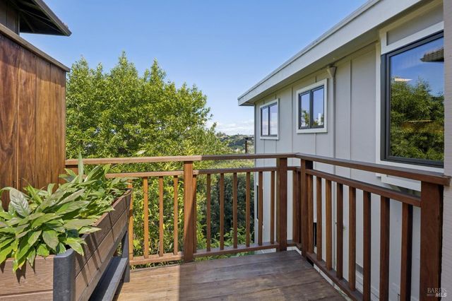 120 Fernwood Dr, San Rafael, CA 94901