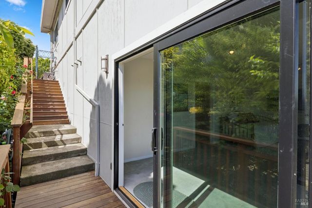 120 Fernwood Dr, San Rafael, CA 94901