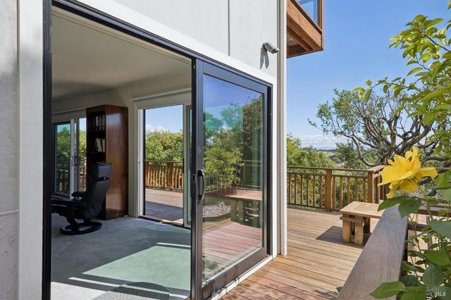 120 Fernwood Dr, San Rafael, CA 94901