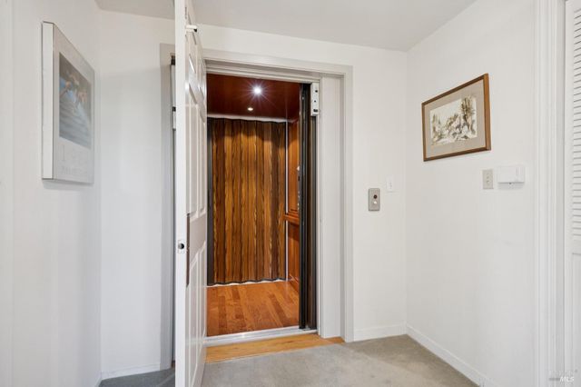 120 Fernwood Dr, San Rafael, CA 94901