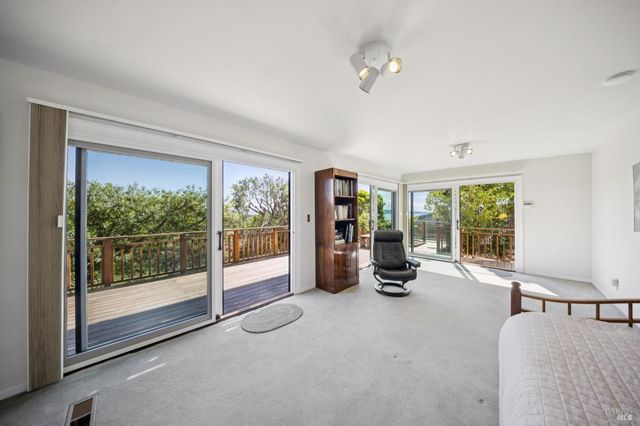 120 Fernwood Dr, San Rafael, CA 94901