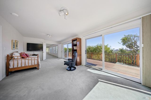 120 Fernwood Dr, San Rafael, CA 94901