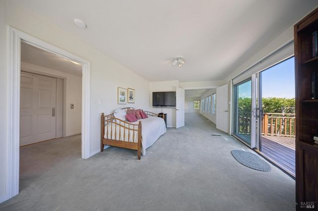 120 Fernwood Dr, San Rafael, CA 94901