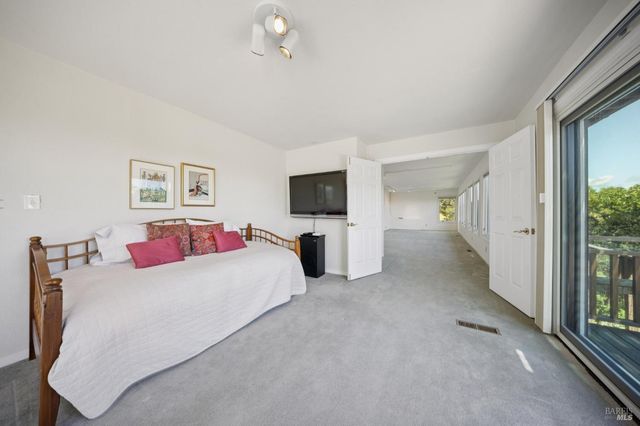 120 Fernwood Dr, San Rafael, CA 94901