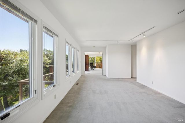 120 Fernwood Dr, San Rafael, CA 94901