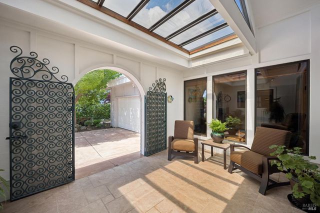 120 Fernwood Dr, San Rafael, CA 94901