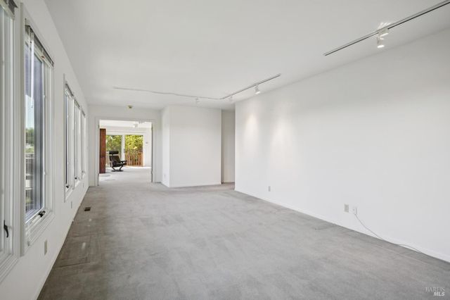 120 Fernwood Dr, San Rafael, CA 94901