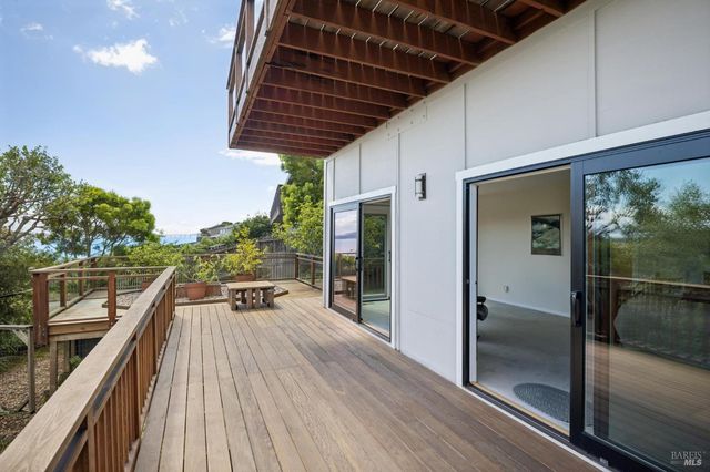 120 Fernwood Dr, San Rafael, CA 94901