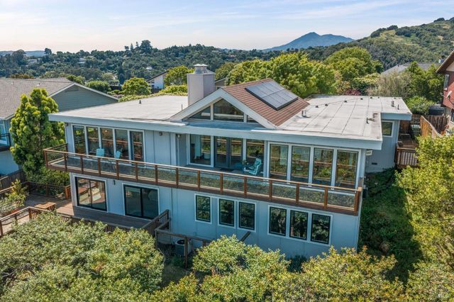 120 Fernwood Dr, San Rafael, CA 94901