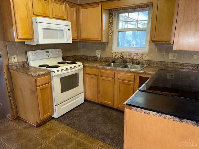 107 N Marshall Road, Middletown, OH 45042