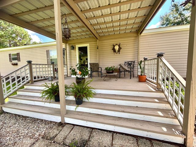 16 Green Meadow Place Road, Picayune, MS 39466