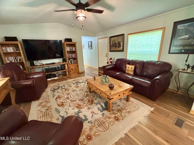 16 Green Meadow Place Road, Picayune, MS 39466