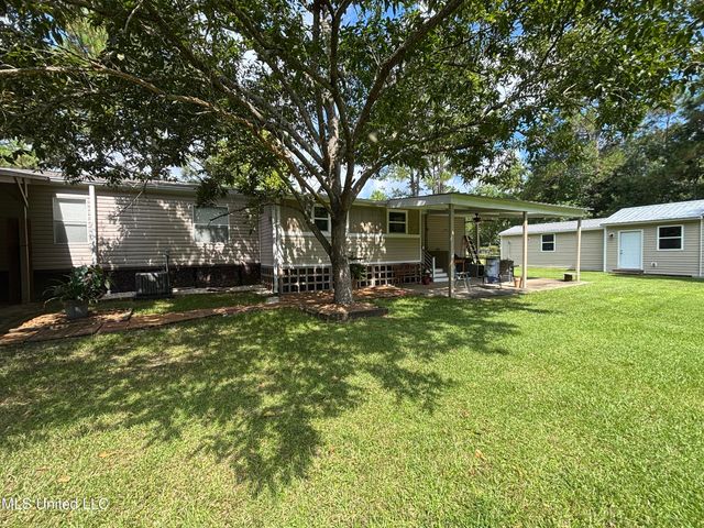 16 Green Meadow Place Road, Picayune, MS 39466