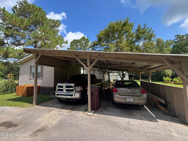 16 Green Meadow Place Road, Picayune, MS 39466