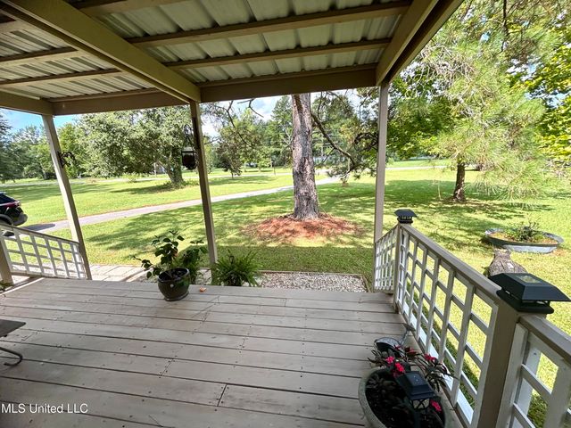 16 Green Meadow Place Road, Picayune, MS 39466