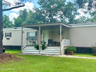 16 Green Meadow Place Road, Picayune, MS 39466
