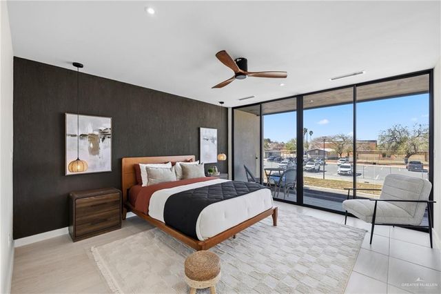 1404 S 7th Avenue, Edinburg, TX 78539